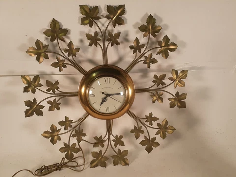 Mid-Century Hollwood Regency Wall Clock, Tole Maple Leaves, Sessions United Cover