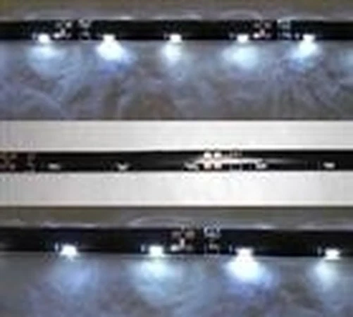 Contorno De Faros DRL De Tira LED 50cm Lateral Fondo Negro 30 SMD Blanco PV - Imagen 1 de 1