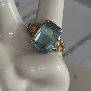 London Blue Topaz Ring Set In 10 K Gold Size 6 - Picture 1 of 5