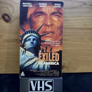 Exiled in America (1992, VHS) * Buy 2 Get 1 Free - Bundle Shipping Discount - Imagen 1 de 2