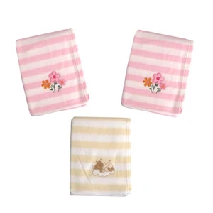 Girls Flowers and Bear Pack of 3 Embroidered Polar fleece Stripe Cot Blankets... - Imagen 1 de 5