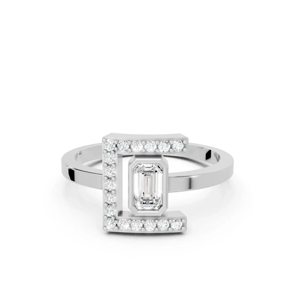 14K 白金 2 克拉实验室制造的 Emerlad 钻石边框戒指带侧边装饰 — 第 1/4 张图片