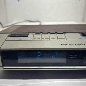 Vintage Realistic Chronomatic 253 Model 12-1561 AM FM Radio Alarm Clock Wood - Picture 1 of 4