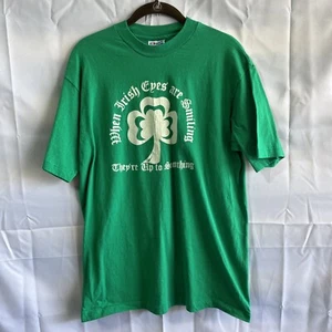 Camiseta vintage del día de San Patricio de los años 80 - "Cuando los ojos irlandeses sonríen" - Talla L - Imagen 1 de 5