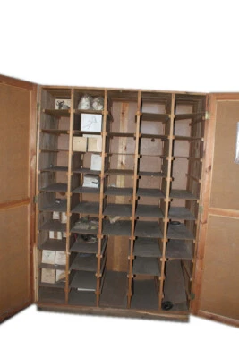 alter Holzschrank Magazinschrank Kleinteileschrank Schubladenschrank sortieren  - Bild 1 von 4