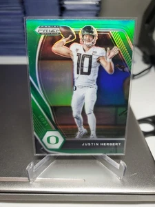 Selecciones del draft Panini Prizm 2021 - Justin Herbert #20 Green Prizm - Imagen 1 de 2