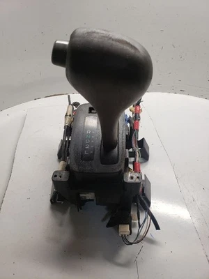 Conjunto de palanca de cambios de transmisión automática usado se adapta a: Toyota Camry Grade 1998 Foto 1 de 4