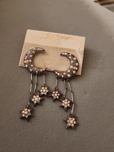 Pendientes colgantes Kirks Folly luna creciente celestial y estrellas tono plateado - Imagen 1 de 5