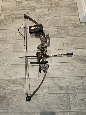 Hoyt Mystic Rebel compound bow right hand 50-60 Lbs Draw Weight - Image 1 of 4
