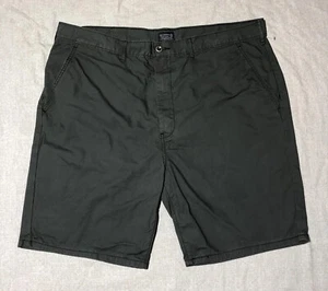 Levi's Shorts Mens Size 42 Gray Chino Cotton Flat Front EUC - Picture 1 of 8