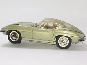 Vintage 1963 Varney 1/32 Scale Split Window Corvette. Gold #58.