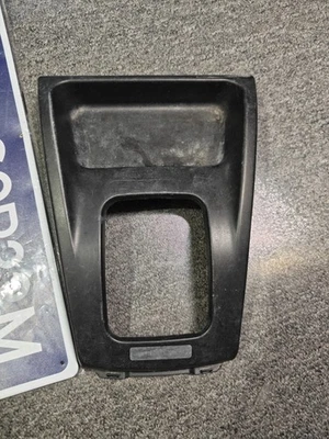 1998 - 2001 年斯巴鲁 Impreza 自动变速器装饰 — 第 1/4 张图片