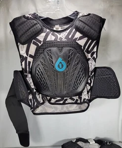 Sixsixone  Core  Saver -Youth Size - Body Armor -Mountain Bike -BMX- Motocross - Picture 1 of 7