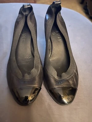 Chanel Black Patent Leather Cap Ballet Toe Block Heels  38.5 Excellent Condish - Image 1 of 4
