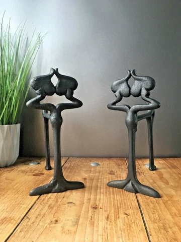 SUPERB PAIR OF ANTIQUE ART NOUVEAU HEART MOTIF IRON FIRESIDE FIRE DOGS ANDIRONS Cover