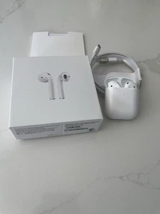 Apple AirPods 2ème génération avec étui de charge - Blanc - Photo 1 sur 6