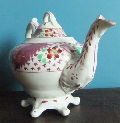 LARGE Antique Victorian Sunderland Pink Lustre Teapot - Image 1 of 4