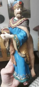 Kirkland Signature Wise Man Holding Chest - Bild 1 von 5