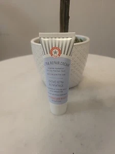 FIRST AID BEAUTY Ultra Repair Cream Intense Hydration 1oz - New - Picture 1 of 1