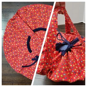Cazuela circular floral roja vintage con borde azul marino - Imagen 1 de 13