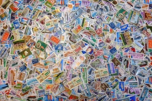 SHIPS AND BOATS ON STAMPS paperfree mixture/Kiloware 1 oz.(28 grams)  D - Picture 1 of 1