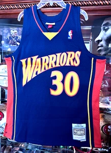 Stephen Curry Autographed Mitchell & Ness 2009-10 GSW Rookie Jersey Size 44 (L) - Picture 1 of 9