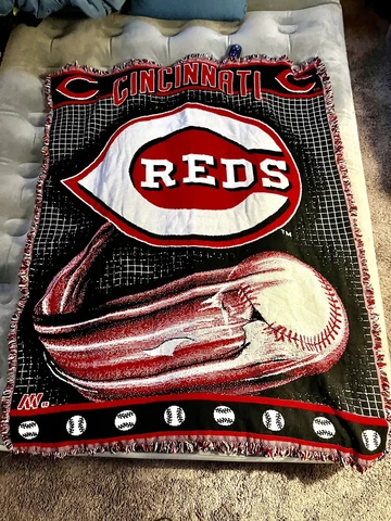 Vintage Cincinnati Reds Throw Blanket Made in the USA!  Good Condition Cover