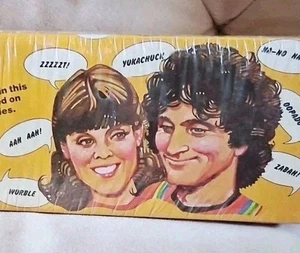 Mork & Mindy Gioco di Carte Milton Bradley NUOVO Sigillato ROBIN WILLIAMS 1978 Vintage - Foto 1 di 6
