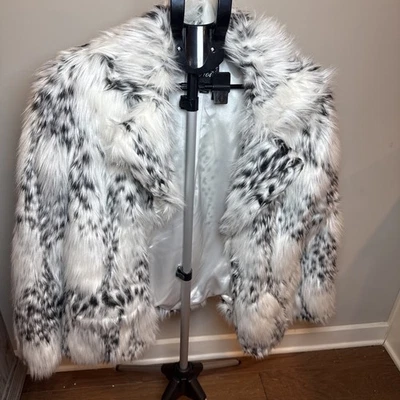 Abrigo Blanc Noir Outerwear para mujer de piel sintética con estampado animal, gris/negro, talla L Foto 1 de 4