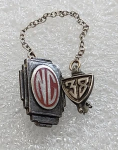 1938 NC Schule/College Abschluss VINTAGE Pin - Bild 1 von 5