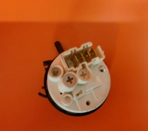 Washing Machine HOOVER WDYN755D-80 Pressure Switch - Picture 1 of 1