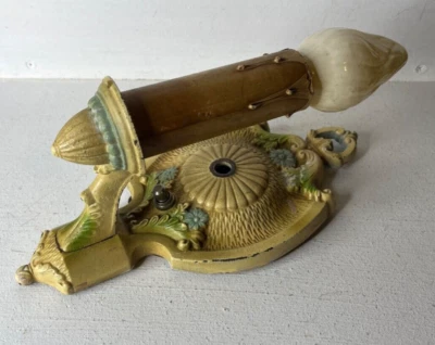 Винтажный настенный бра 1920-х годов с декоративным оригинальным утюгом - Изображение 1 из 3