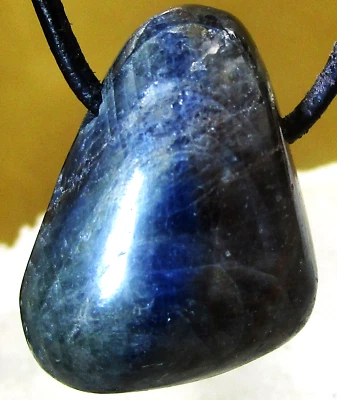 SAPHIR   Trommelstein gebohrt  EDELSTEIN ANHÄNGER  A-Qualität  12 Gramm    Nr.70 - Bild 1 von 2