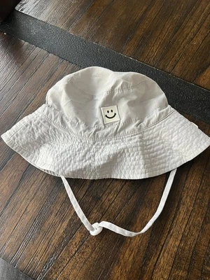 Sombrero cubo para niños pequeños FPS 50 50 cm protección solar ajustable Foto 1 de 4