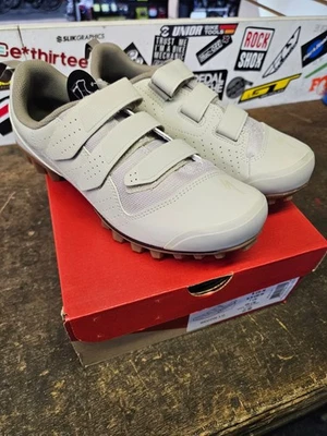 Zapato MTB Specialized Recon 1.0 41EU 8M 9.5W BLANCO/taupe Foto 1 de 4