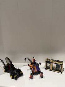 LEGO DC Comics Super Heroes Batmobile and the Two-Face Chase 6864 Pre-owned