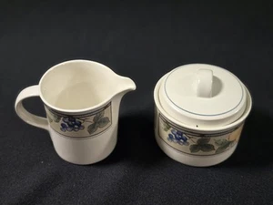 Crema y azúcar Mikasa Intaglio Garden Harvest CAC 29 astillas en tapa - Imagen 1 de 12