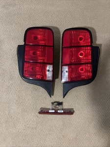 Juego de terceras luces traseras de freno OEM 2005-09 Ford Mustang 05, 06, 07, 08, 09 - Imagen 1 de 10