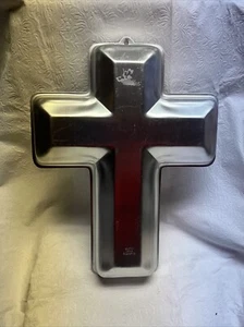 Vintage Wilton 3D Cross Cake Pan Aluminum 1972 502-2502 15"H x 12"W Easter - Picture 1 of 3