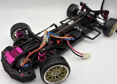 Per parti 3 telaio Sakura D3 da corsa con ESC e motore - Immagine 1 di 4