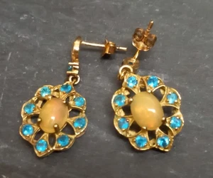 9CT Gold Earrings Opal Coloured Central Stone Blue Stone Surround Vintage Studs - Picture 1 of 4