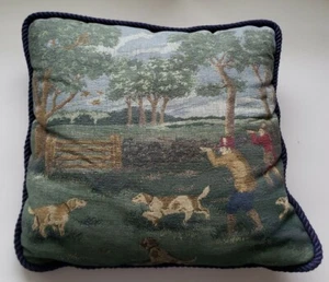 Hunting Tapestry 17" x 16" Fox Hunt Hunting Hound Dogs Throw Pillow - Picture 1 of 4
