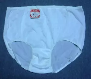 Vintage NWT Panty White Double Gusset Acetate Size 6 M Weak Elastic & Spots 1b - Picture 1 of 9