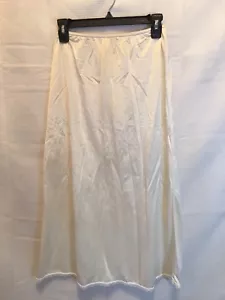 Vintage Montgomery Ward donna grande mezzo slip colore crema nylon - Foto 1 di 6