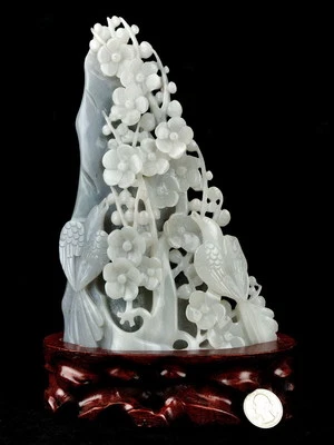Talla de estatua de pájaro y flor de ciruela de jade de nefrita hetiana natural certificada Foto 1 de 4