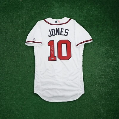 Chipper Jones signed w/ "HOF 18" Atlanta Braves Authentic Flex Base Jersey BAS - Image 1 of 4