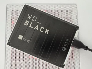 Disco duro externo portátil WD negro 1 TB P10 2,5" para consola Xbox (usado) - Imagen 1 de 1