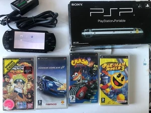 Console Sony PSP PlayStation Portable 1004 compreso di scatola e manuali - Foto 1 di 20