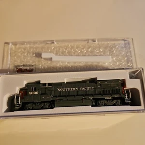 Atlas N GE B40-8 Dash 8-40B Southern Pacific SP #8009 DCC/SND LED 40005160 - Picture 1 of 2