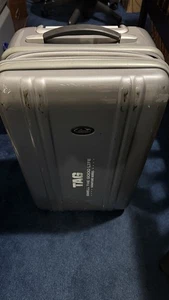 Zero Halliburton Silver 2-Wheel Hard Shell Carry On 21x13x10 - Picture 1 of 16